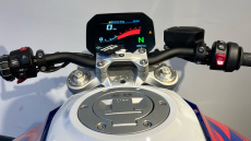 BMW F900 R